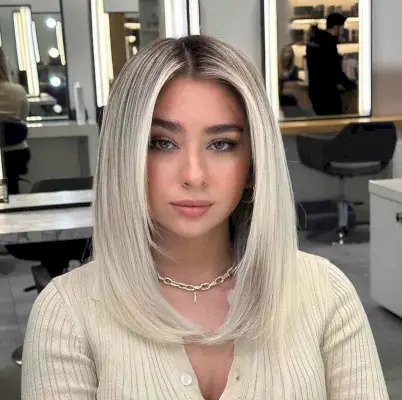 Black-Rooted Ash Blonde Style for Heart Faces