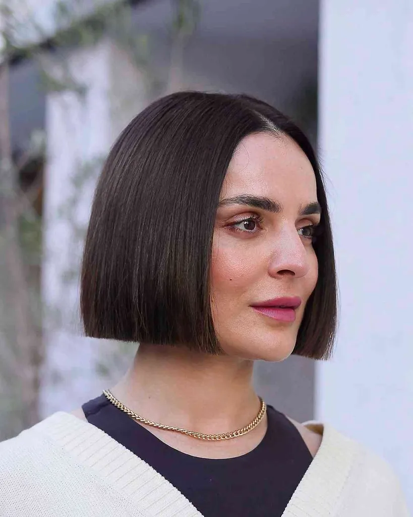 30 trendigaste frisyrer och färger för våren 2026