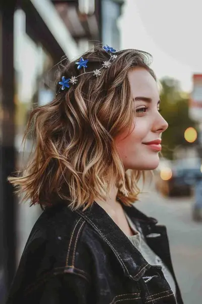 Wavy hair with star-shaped hairpins for 4th of July