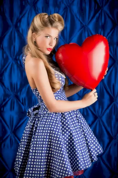 Long Blonde Sweet Vintage Hairstyle