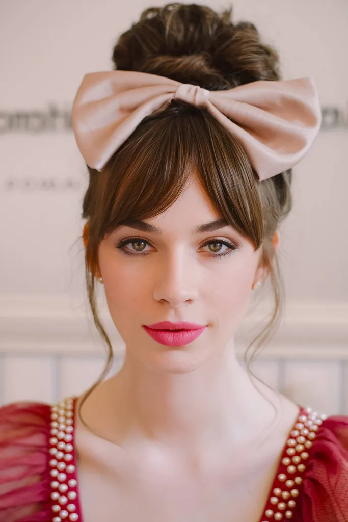 Capelli con frangia per San Valentino' title=