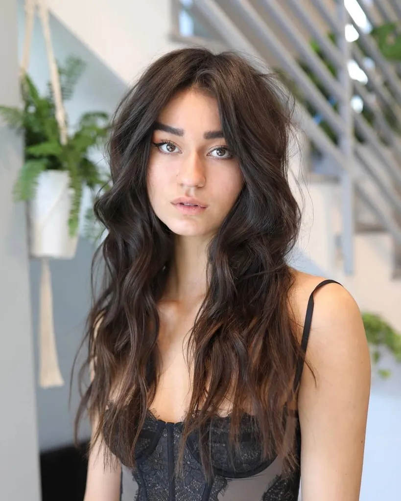 Pelusa larga moderna con raya media' title=