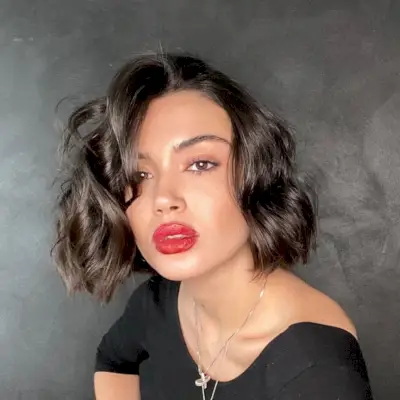 Airy voluminous bob for thick hair