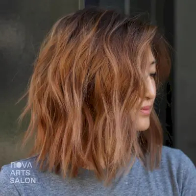 Trendsetting shaggy lob haircut