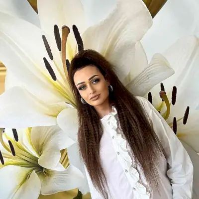 Very Long and Thick Crimped Hair