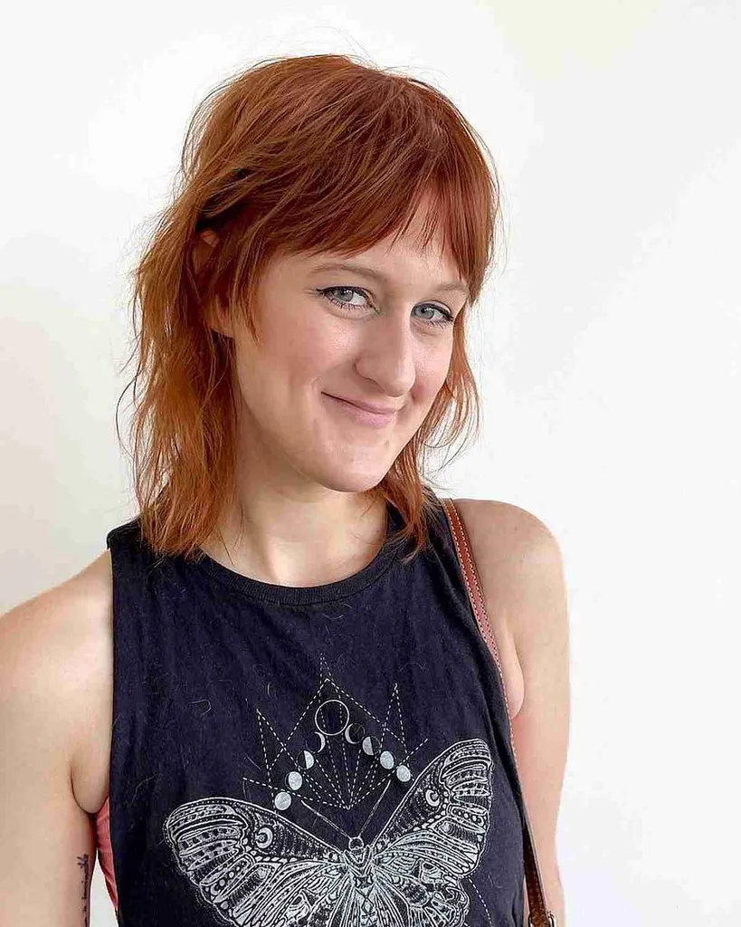 Tynning frakoblet Shag Cut med gardin bangs' title=