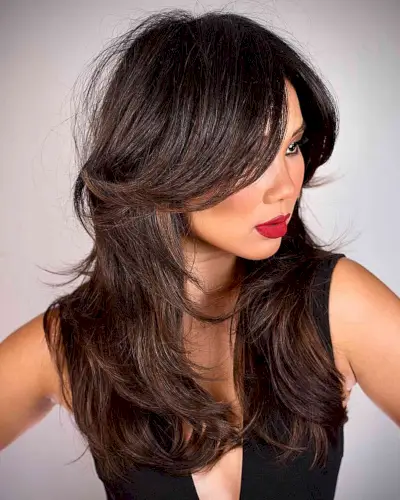 Low-Maintenance Mid-Long Butterfly Layered Hair with Long Curtain Fringe