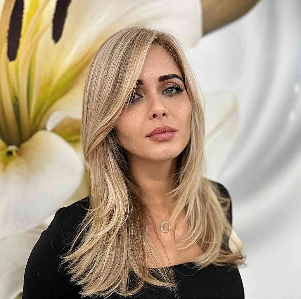 Lisser avec une coupe de cheveux sur la partie latérale' title=