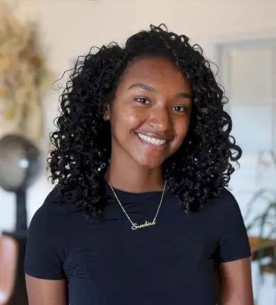 Deep Side-Parted Curly Bob for Black Ladies