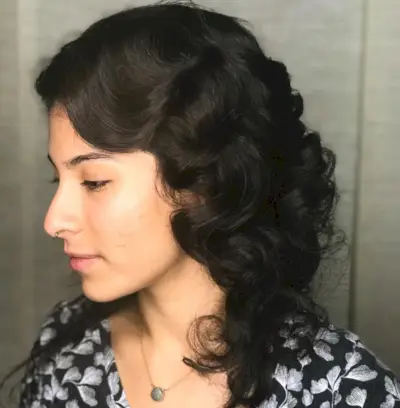 Stunning Mid-Length Hollywood Glamour hairstyle