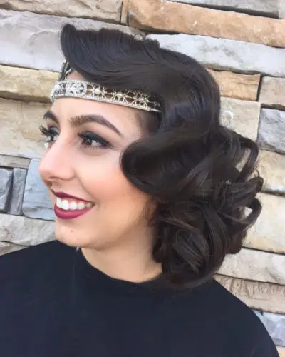 Dramatic Finger Wave