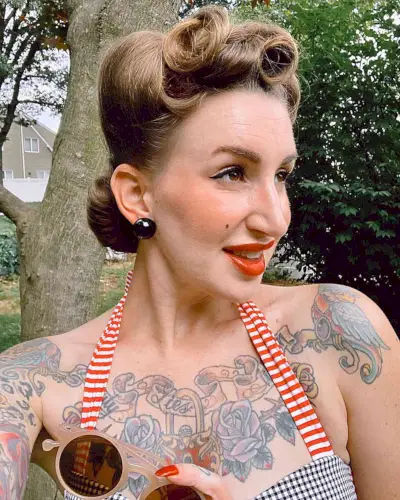 Classic retro updo roaring twenties hairstyle