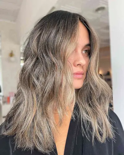 Effortless Hawaiian Beachy Waves with Textured Ends for Mid-Length Hair