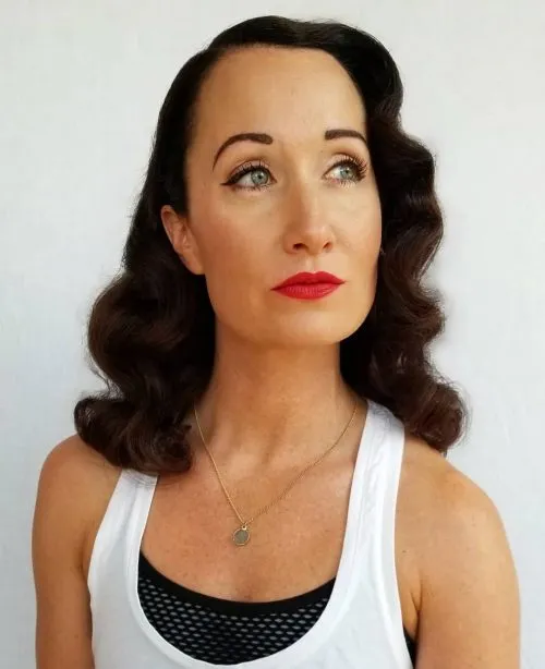 느슨한 손가락 파도' title=