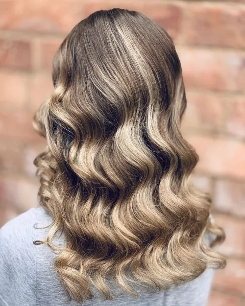 부드러운 손가락 파도' title=