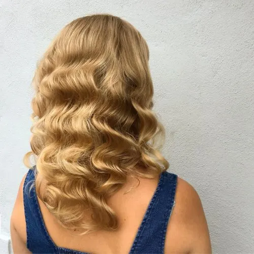 긴 머리를 위한 아름다운 손가락 웨이브' title=