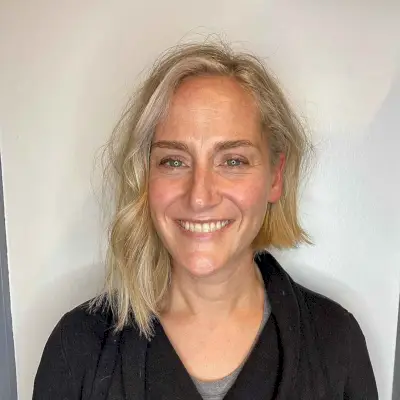 Amazing Asymmetrical Cut for Wide Foreheads