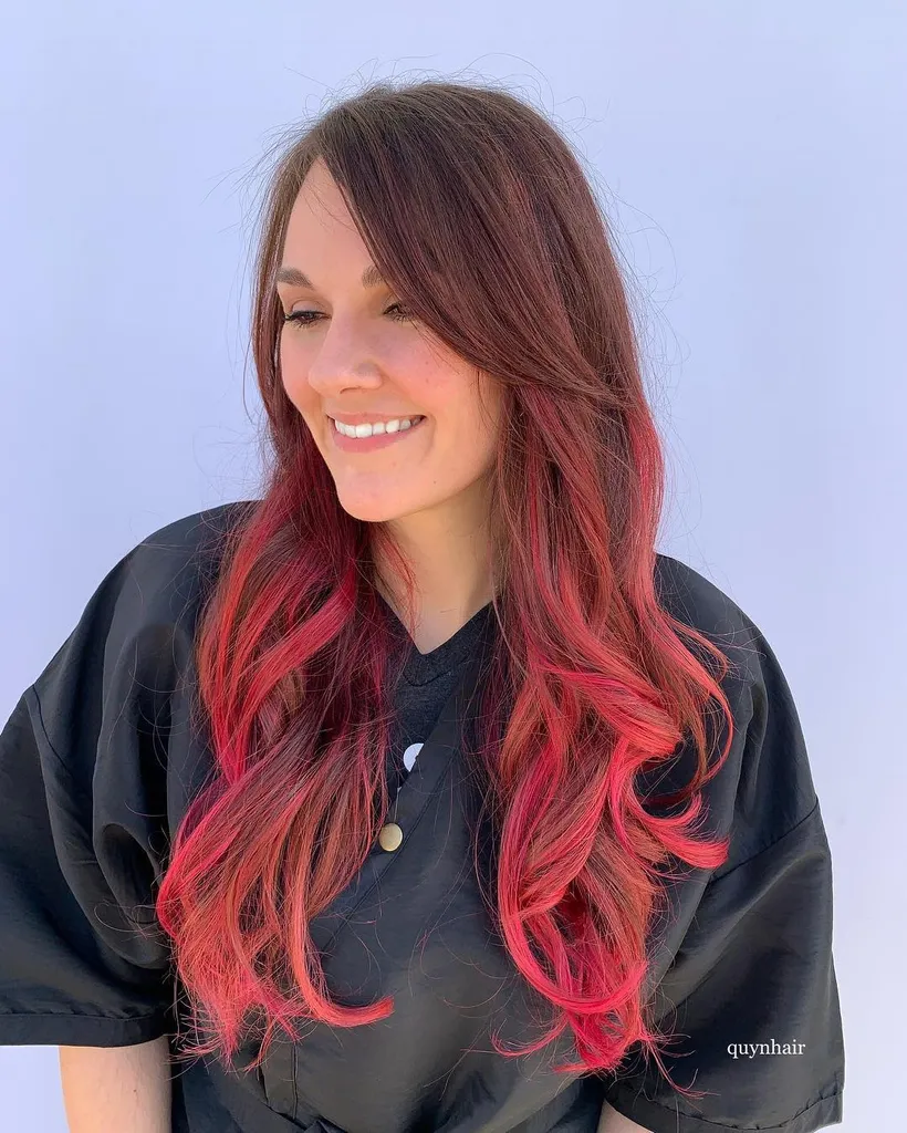 Capas onduladas con flequillo largo lateral para caras de corazón' title=