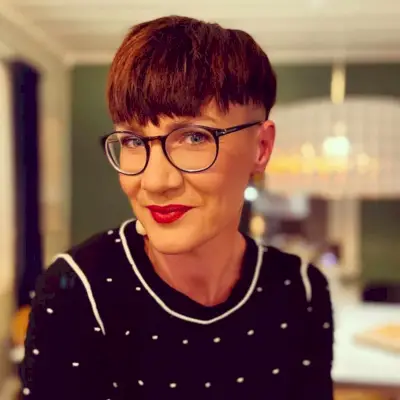 Mushroom haircut for older women