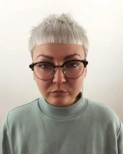 Low-Maintenance Bowl haircut for round faces