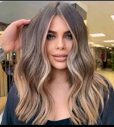 Whipped Cappuccino Hair with a Money Piece for Winter