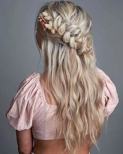 Hawaiian-Inspired Half-Up Boho Braid with Long Subtle Waves