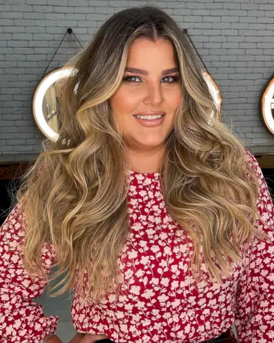 Long Tousled Waves for Heart-Shaped Faces with Double Chins