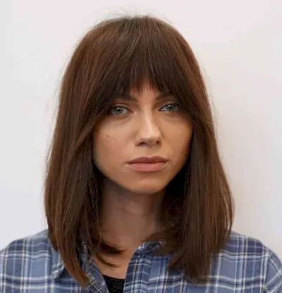 Cowgirl-Style Collarbone Bob with Choppy Fringe