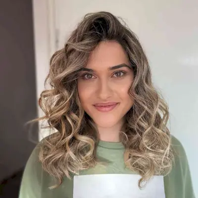 Sexy Textured Beach Waves Hairstyles