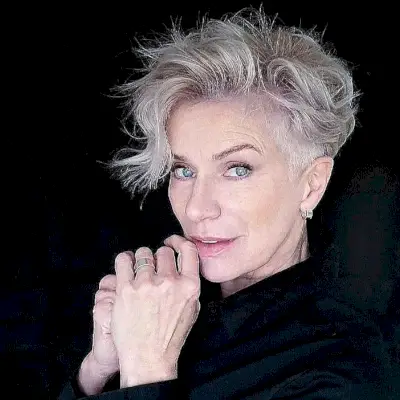 The Wavy Pixie with an Undercut