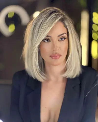 Professional Shoulder-Length Straight Blonde Bob Haircut