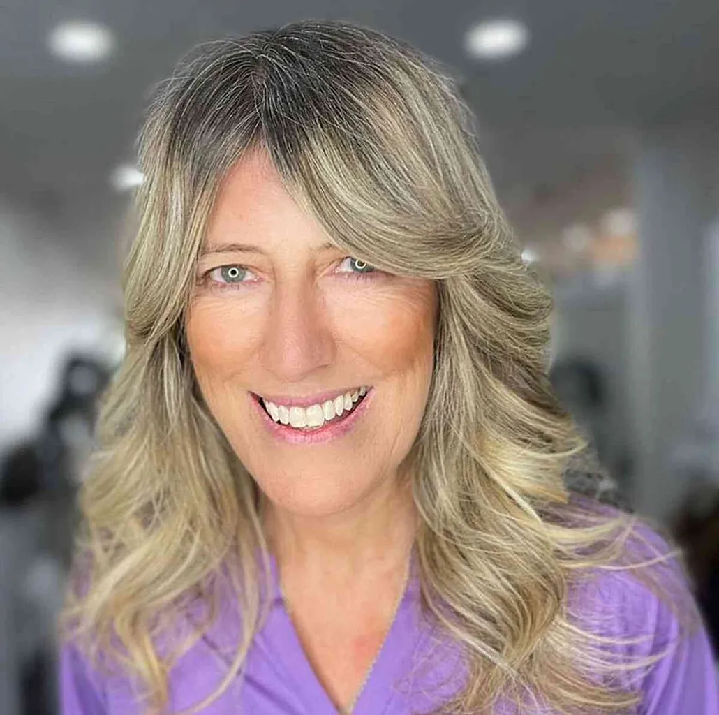 Feathered Shag za srednje dolge blond lase in dolge oblike obraza' title=