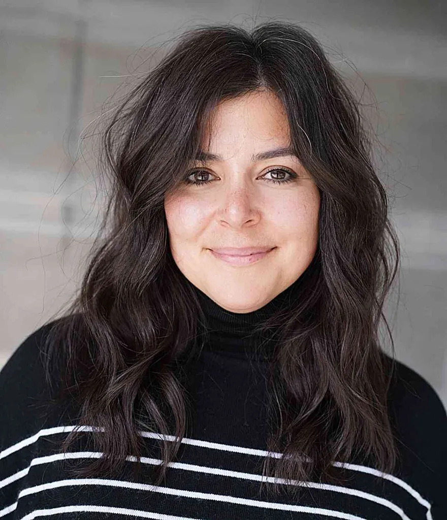 Živahni temnorjavolaski stil za dolge obraze' title=