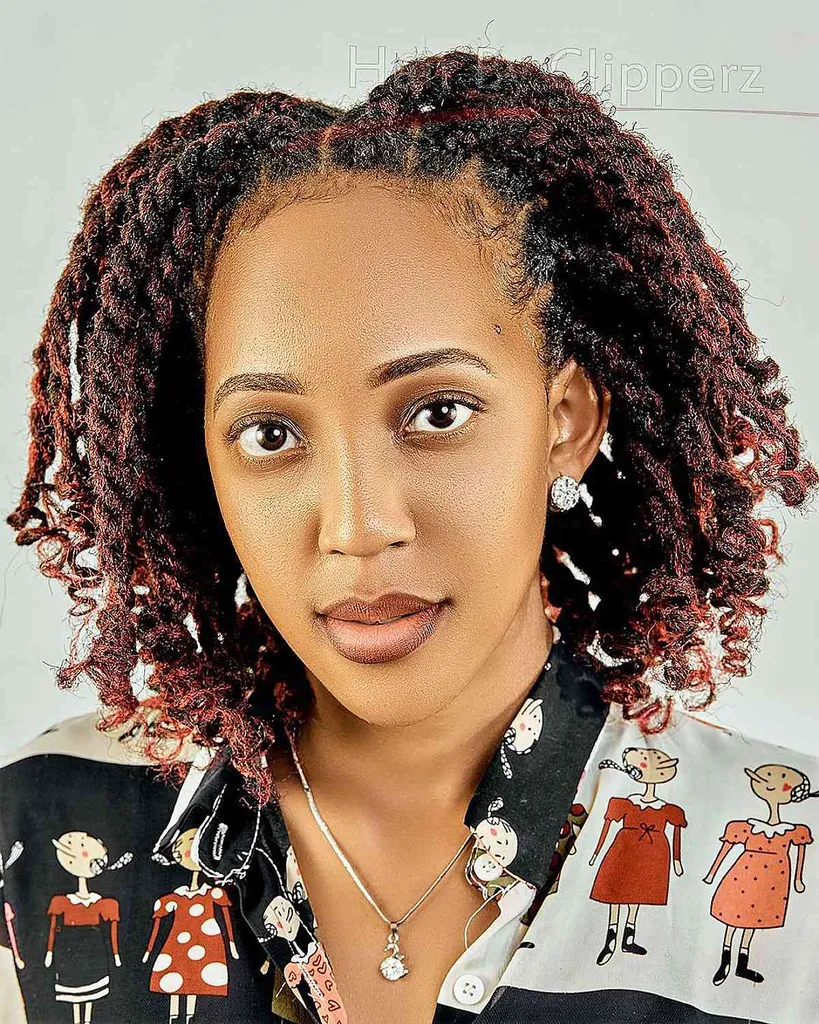 Čudovit pleten bob za dolg obraz' title=