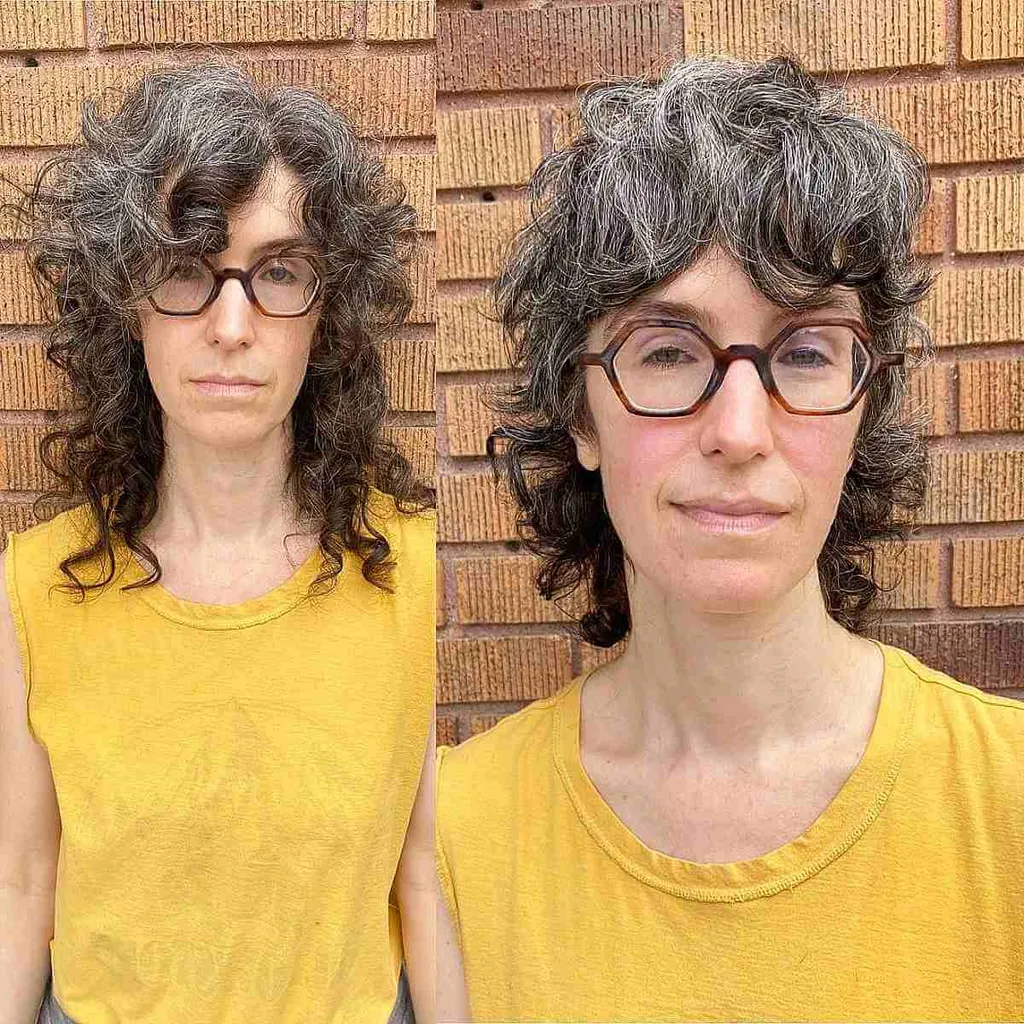 Mullet Shaggy Bob s pažki za kodraste lase in dolge obraze' title=