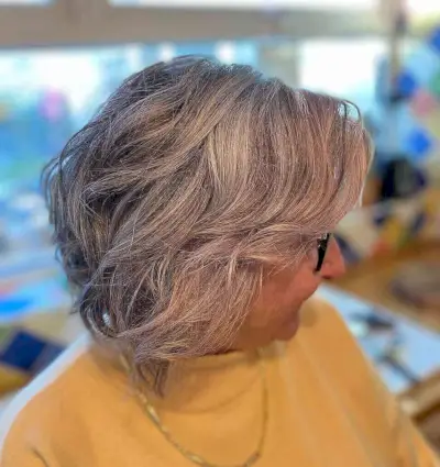 Wavy Bob on Low-Maintenance Grey Hair for Summer