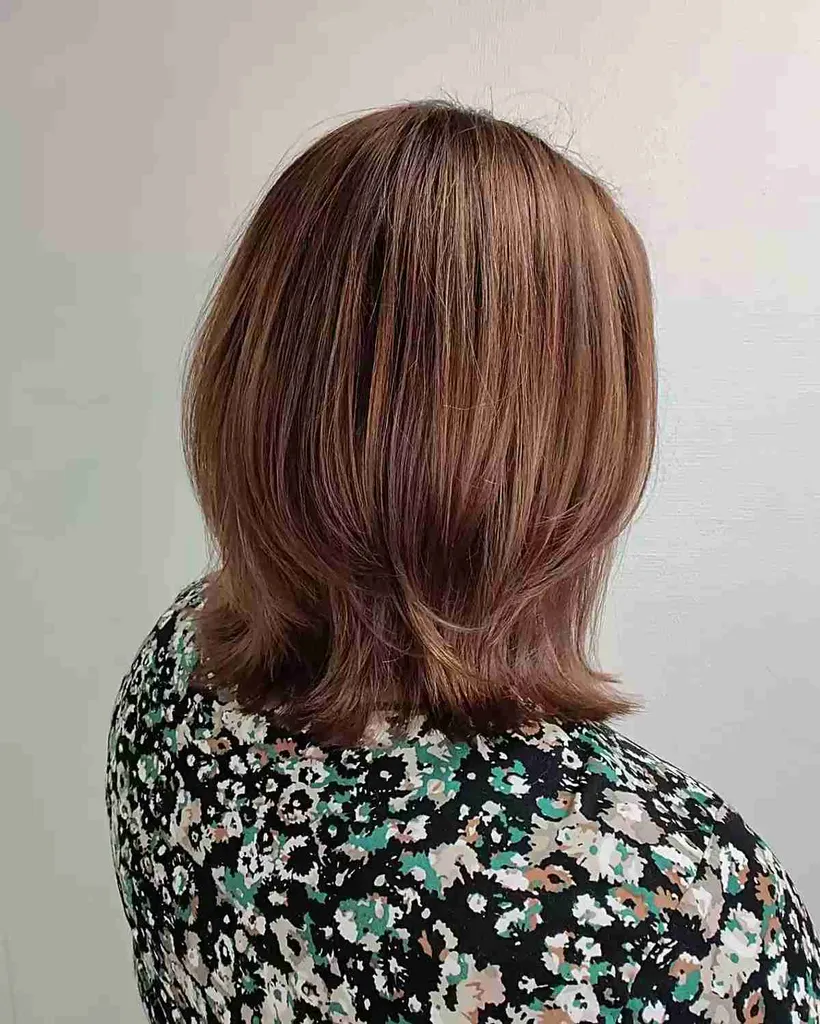 Účes středního vlka Rachel' title=