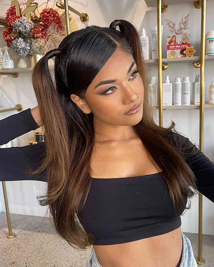 Vintage Half-Up copánky pro dívky maturitní den' title=