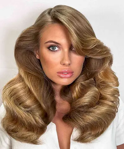 Eighties Side-Parted Golden Brown Waves for Longer Locks