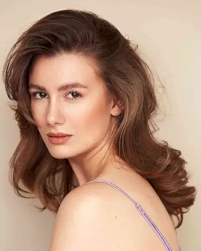 80s Blowout Style for Medium One-Side Hair