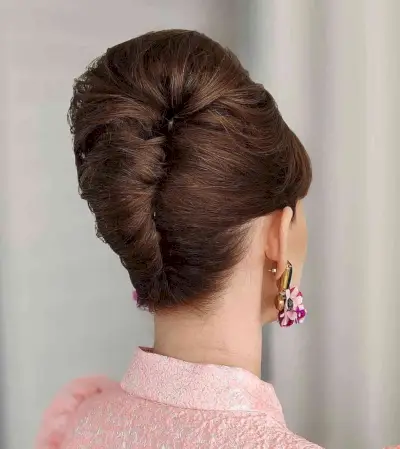Retro 1960s French Twist