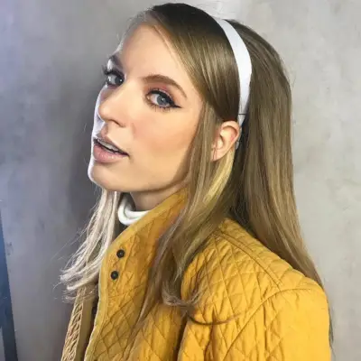 60s-Inspired Mod Side Part