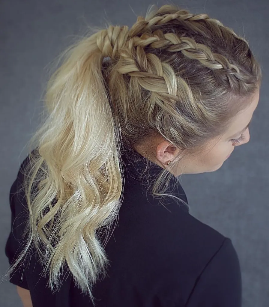 3-strängiger Pferdeschwanz-Zopf im Bohemian-Stil' title=