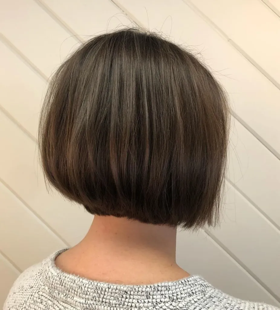 太い髪のための素晴らしいストレートカミソリカットボブ' title=