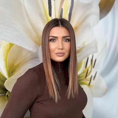 Straight Mid-Length Very Fine Hair with a Middle Part