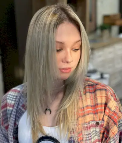 Face-Framing Layers on Medium-Length Hair