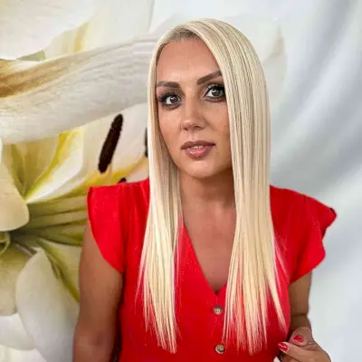 Straight fine hair with wispy ends