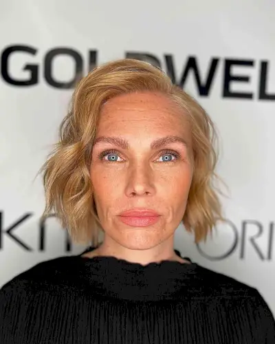 Choppy Boyfriend Bob with Waves on Ladies with Fine hair