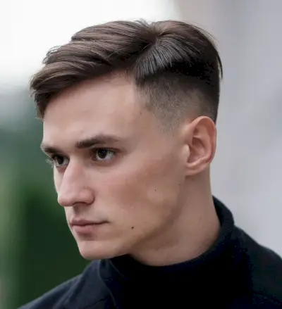 Część boczna wycięta dla załogi