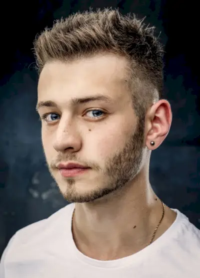 Strzyżenie kolczastych włosów